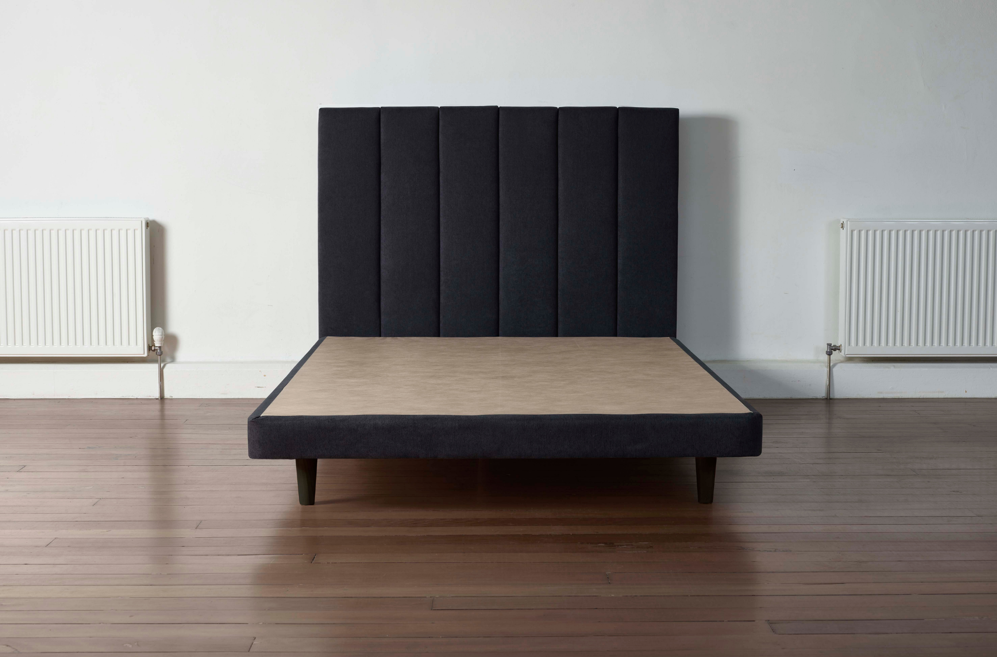 Manisa Liquorice Bedhead & Base
